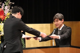 Presentation of the NAIST Excellent Student Award
