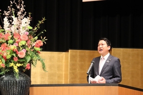 A congratulatory messages by Mr. KOMURASAKI, the Mayer of Ikoma City