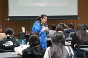 津田かおり氏の体験談の様子