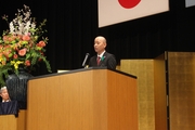 山下奈良県知事からの祝辞を代読する清水奈良県副知事  